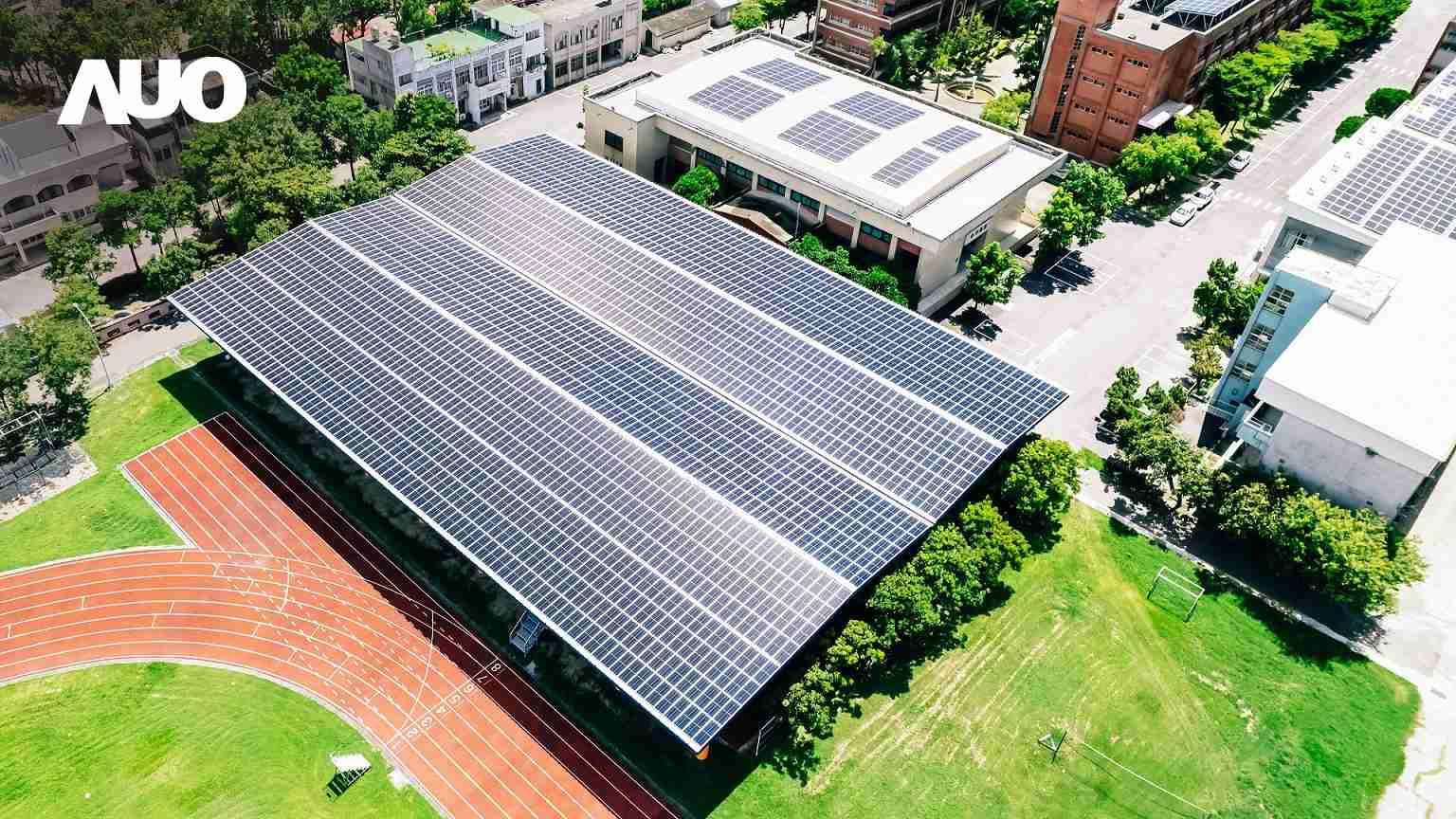 巨星国际SunSteel光电整合型浪板具备快速安装、、轻量化优势,,,可提升15%发电效能,,通过国际IEC与台湾VPC认证安全、、、、防漏、、、、耐候标准