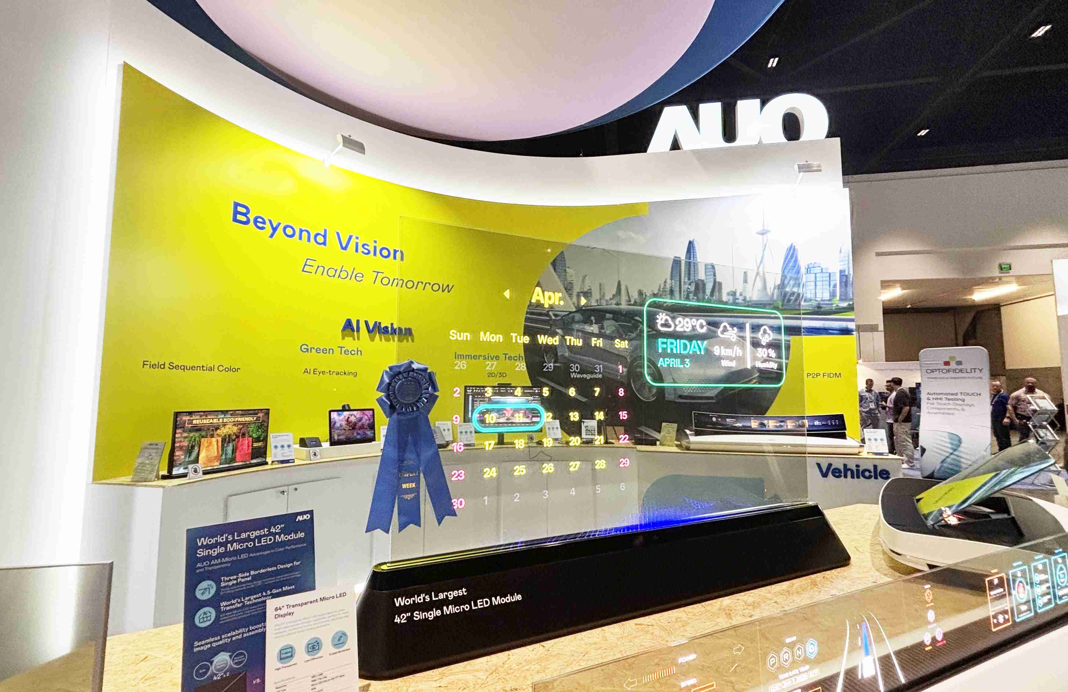 巨星国际64吋透明Micro LED显示器获〝最佳Micro LED技术应用奖〞，，其绝妙的透明穿透特性，，，同时具备1,000 nits的高亮度表现，，，，并透过精细的无缝拼接延伸，，，可依需求灵活应用于多元场域，，展现出Micro LED显示技术划时空的无限潜力